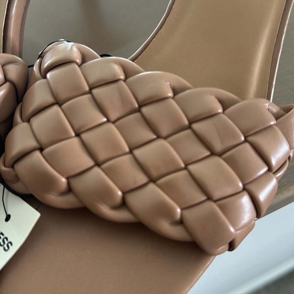 Quilted Square Toe Heel - Picture 3 of 4
